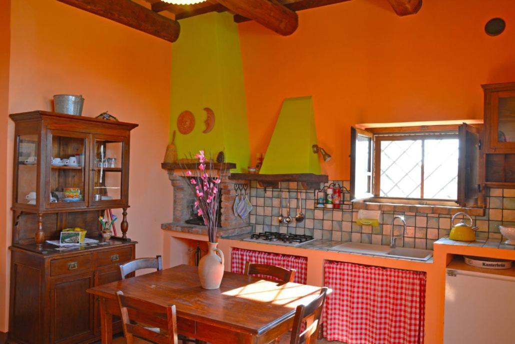 Casale Poggio Colpiccione Apartment Passignano sul Trasimeno Exterior photo